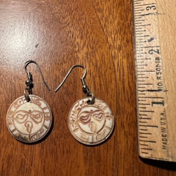 Ethnic earrings - Picture 2 of 3